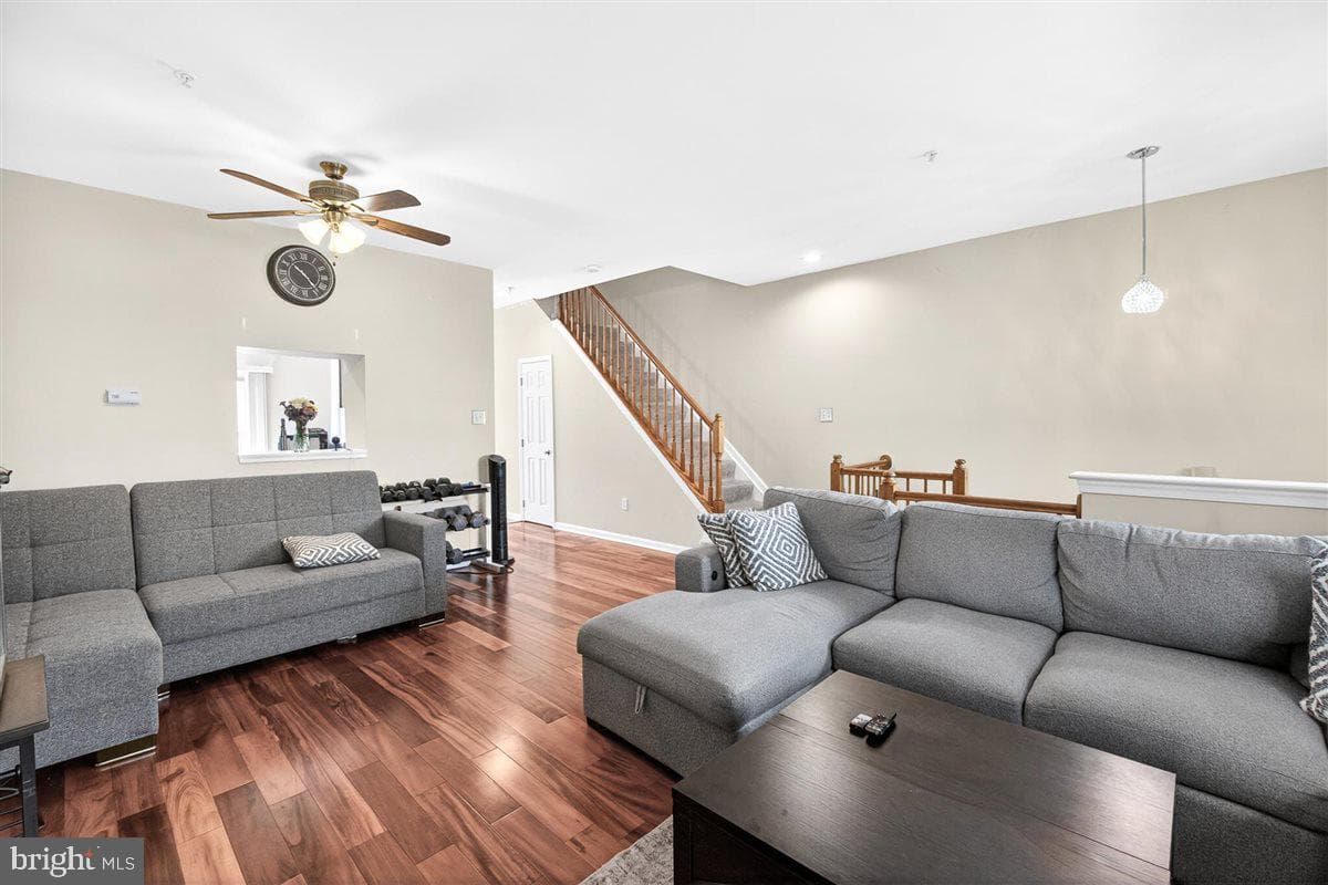 1506 S Rambling Way photo 7