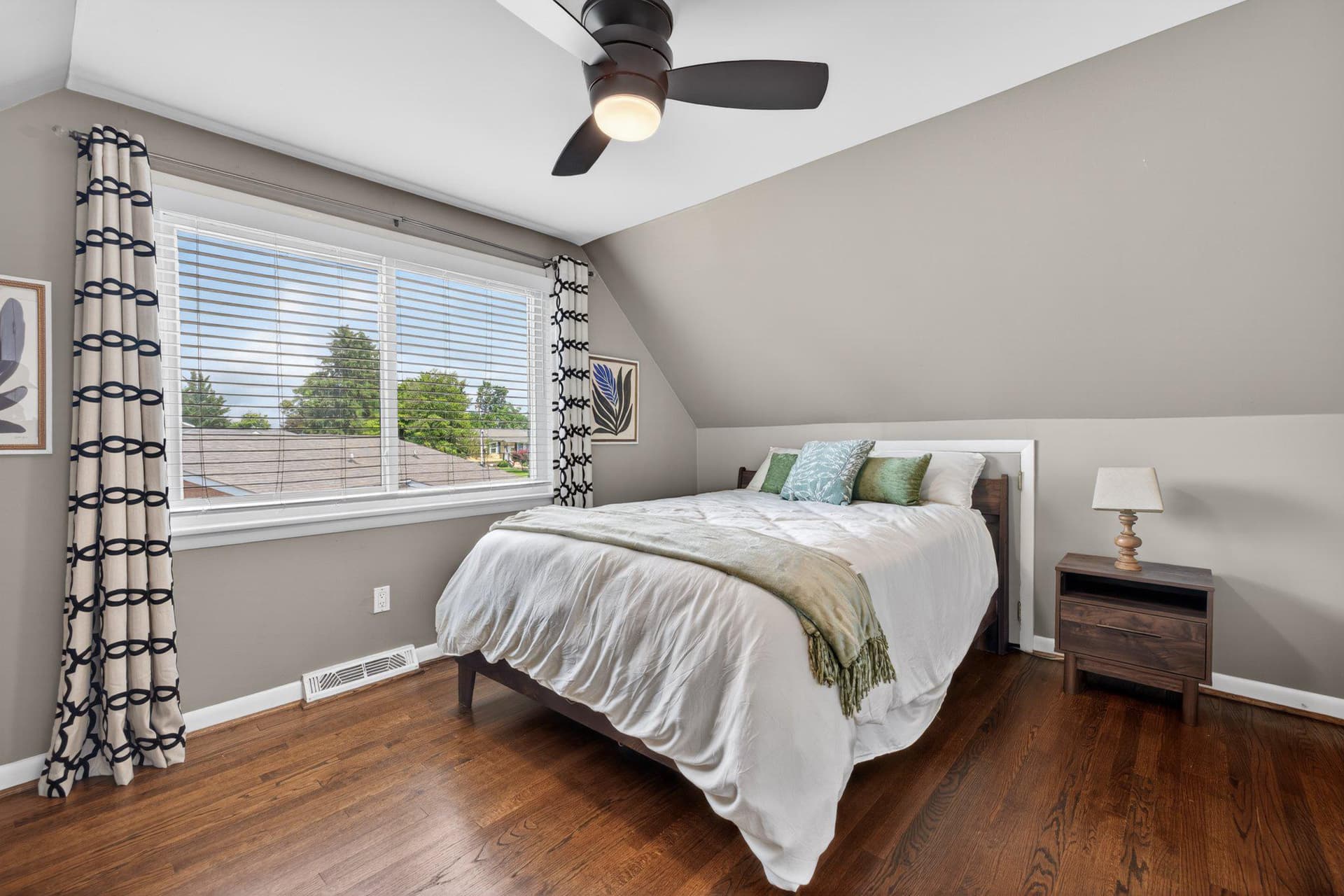 1002 Wilson Place photo 16
