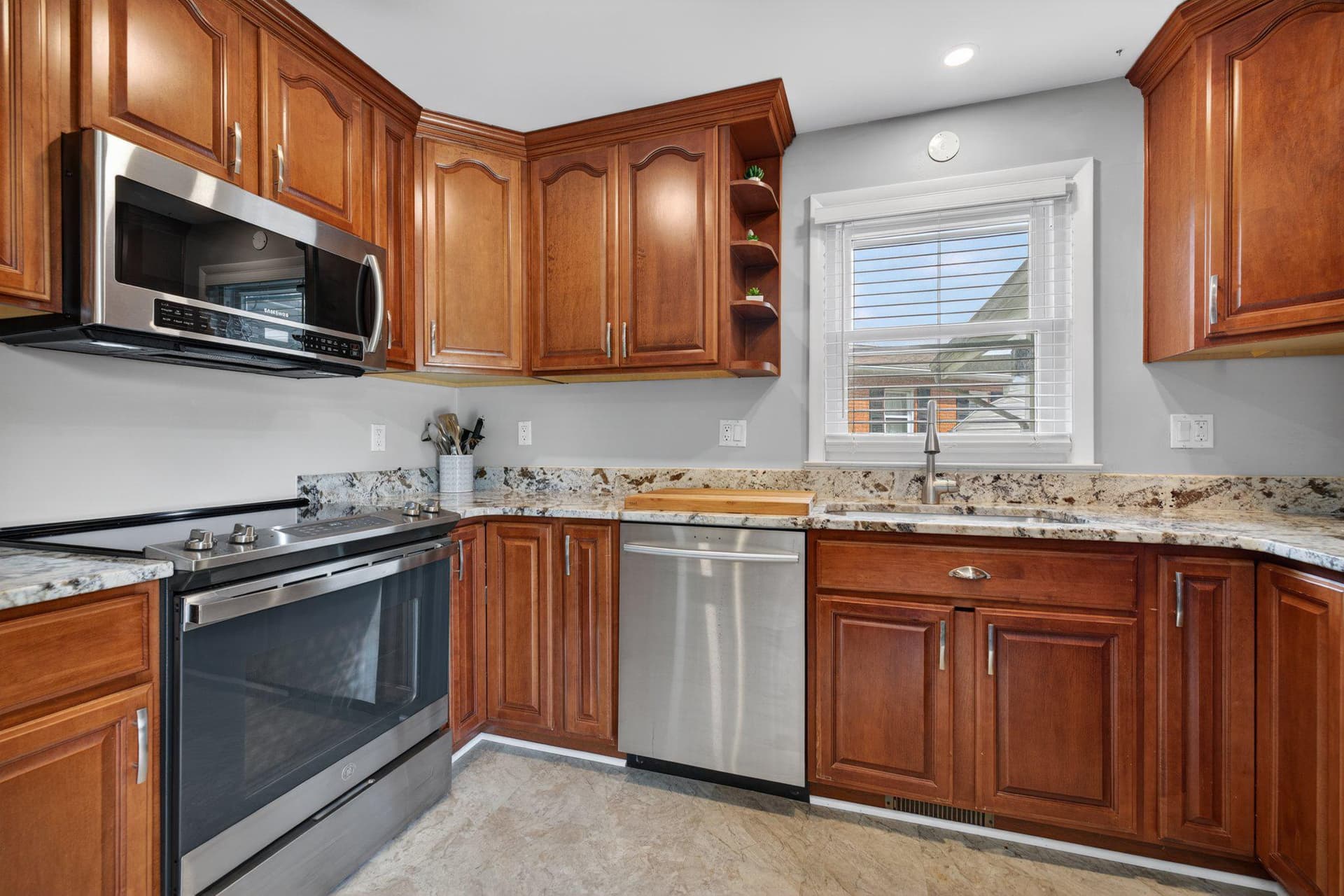 1002 Wilson Place photo 7