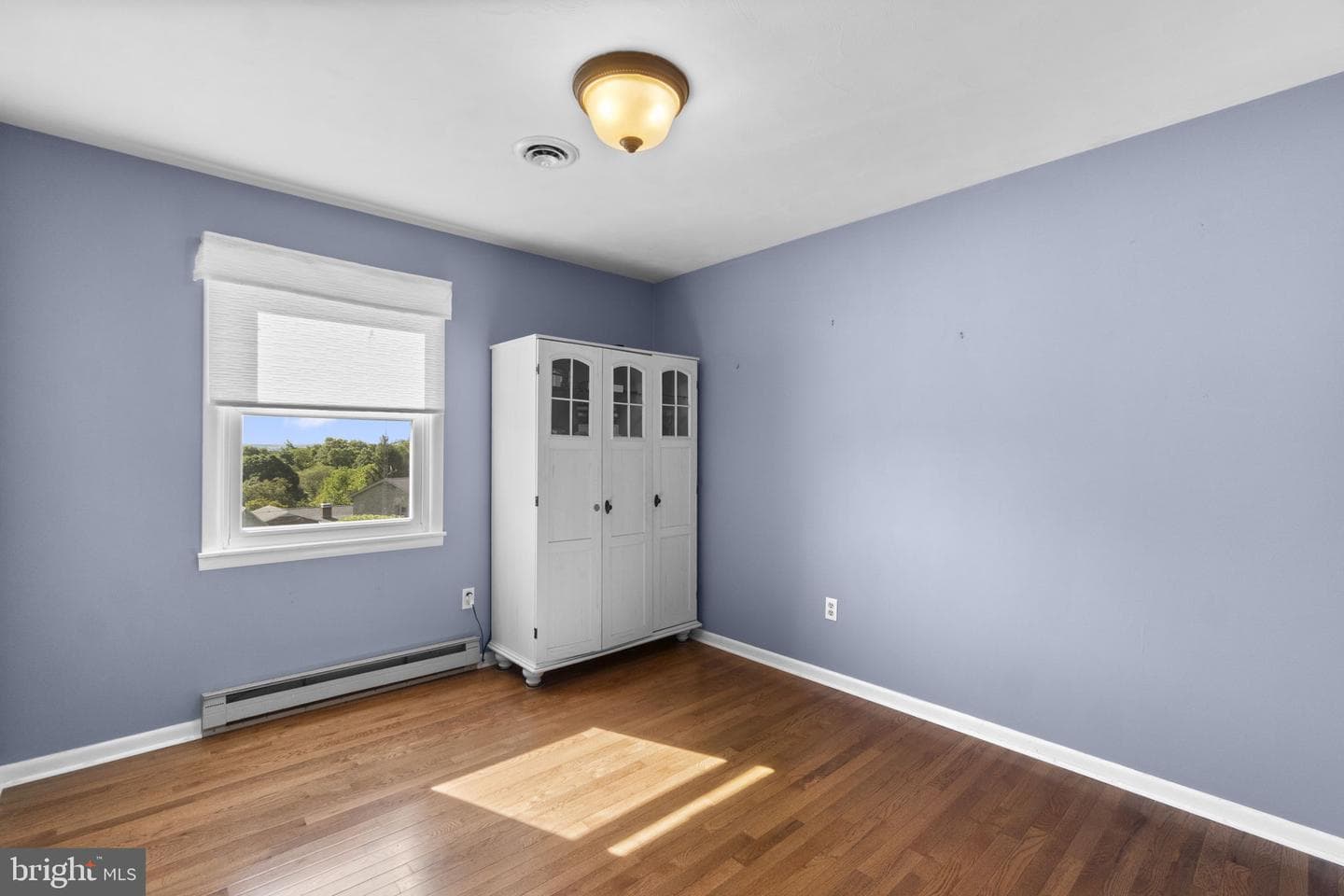 13724 Hillside Avenue photo 29