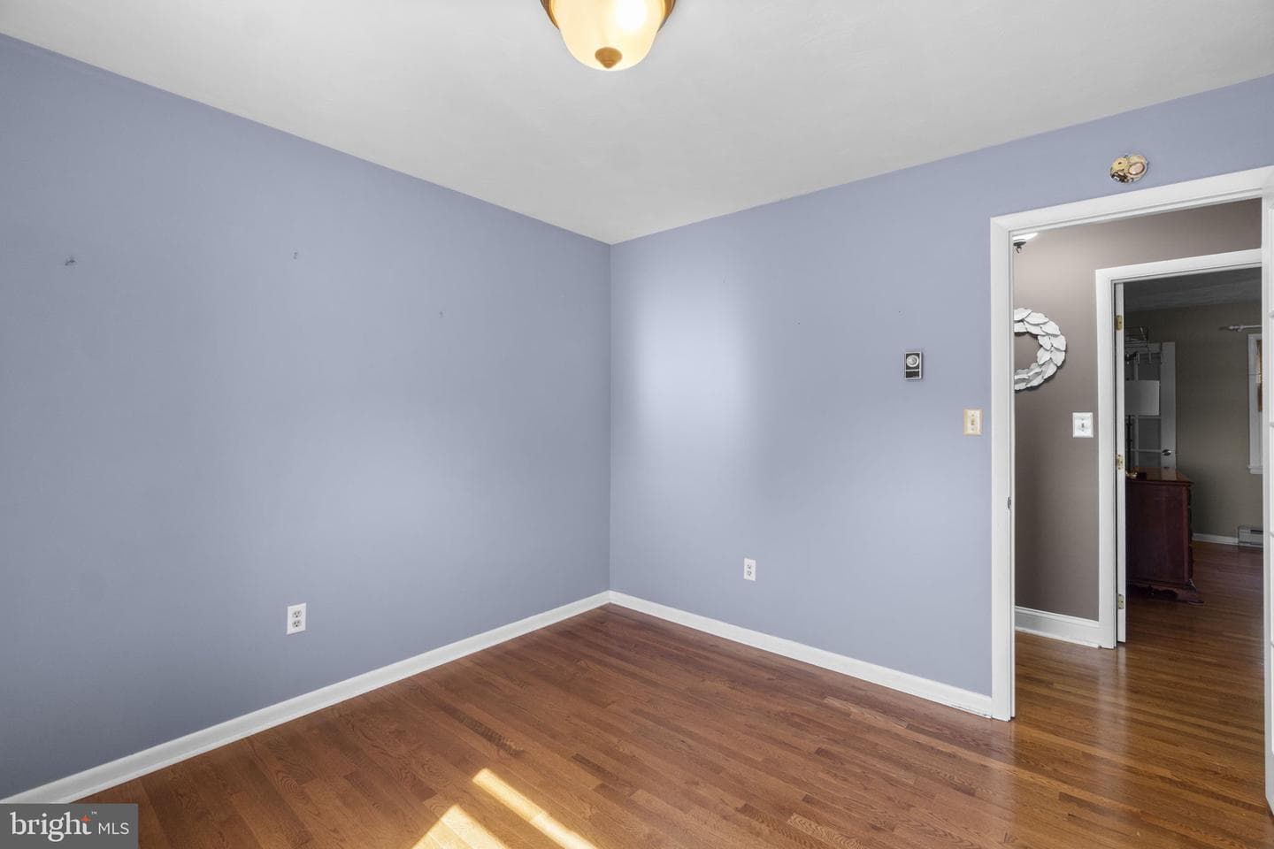 13724 Hillside Avenue photo 30