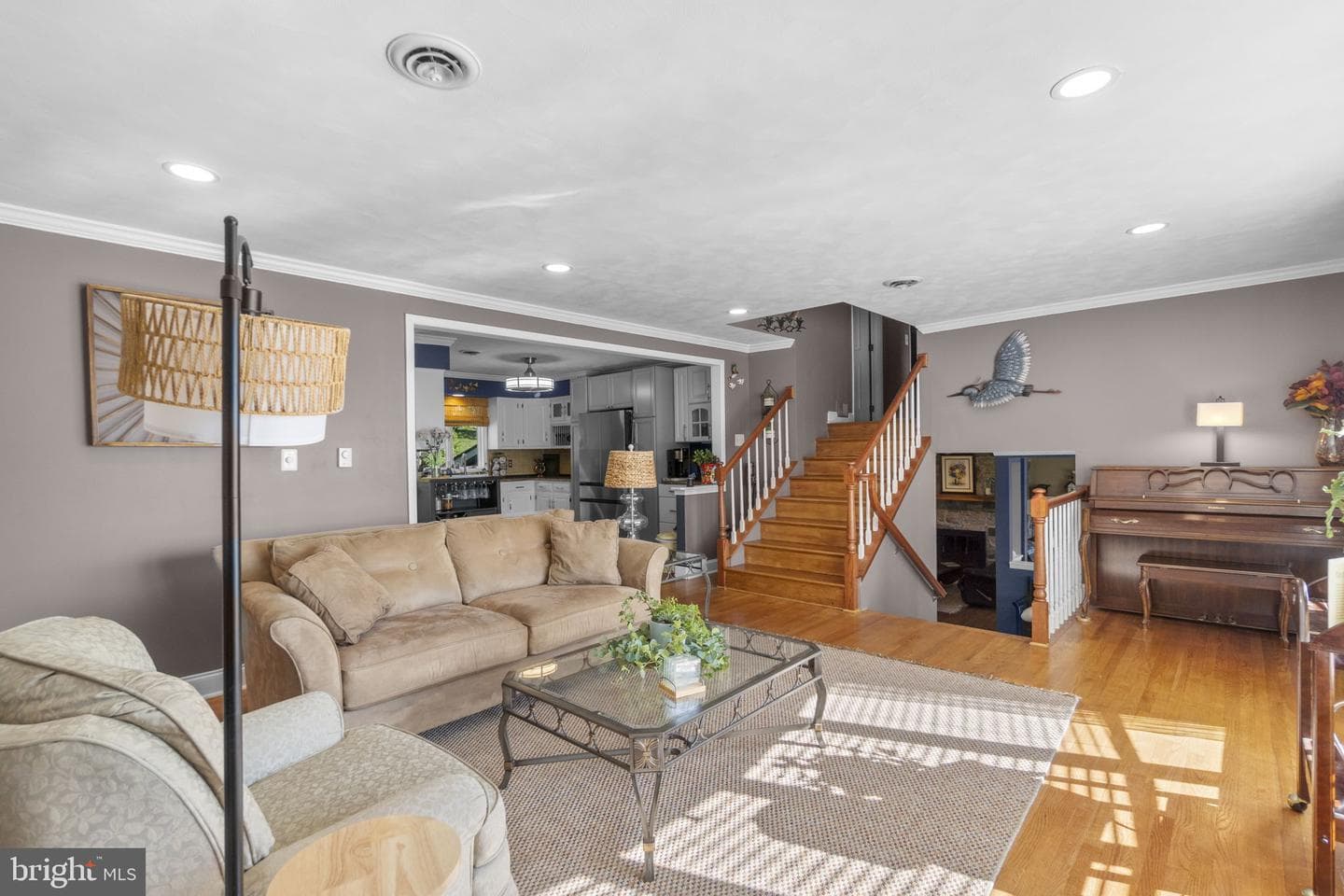 13724 Hillside Avenue photo 6
