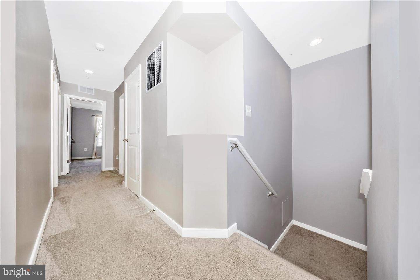 669 E Church Street photo 23
