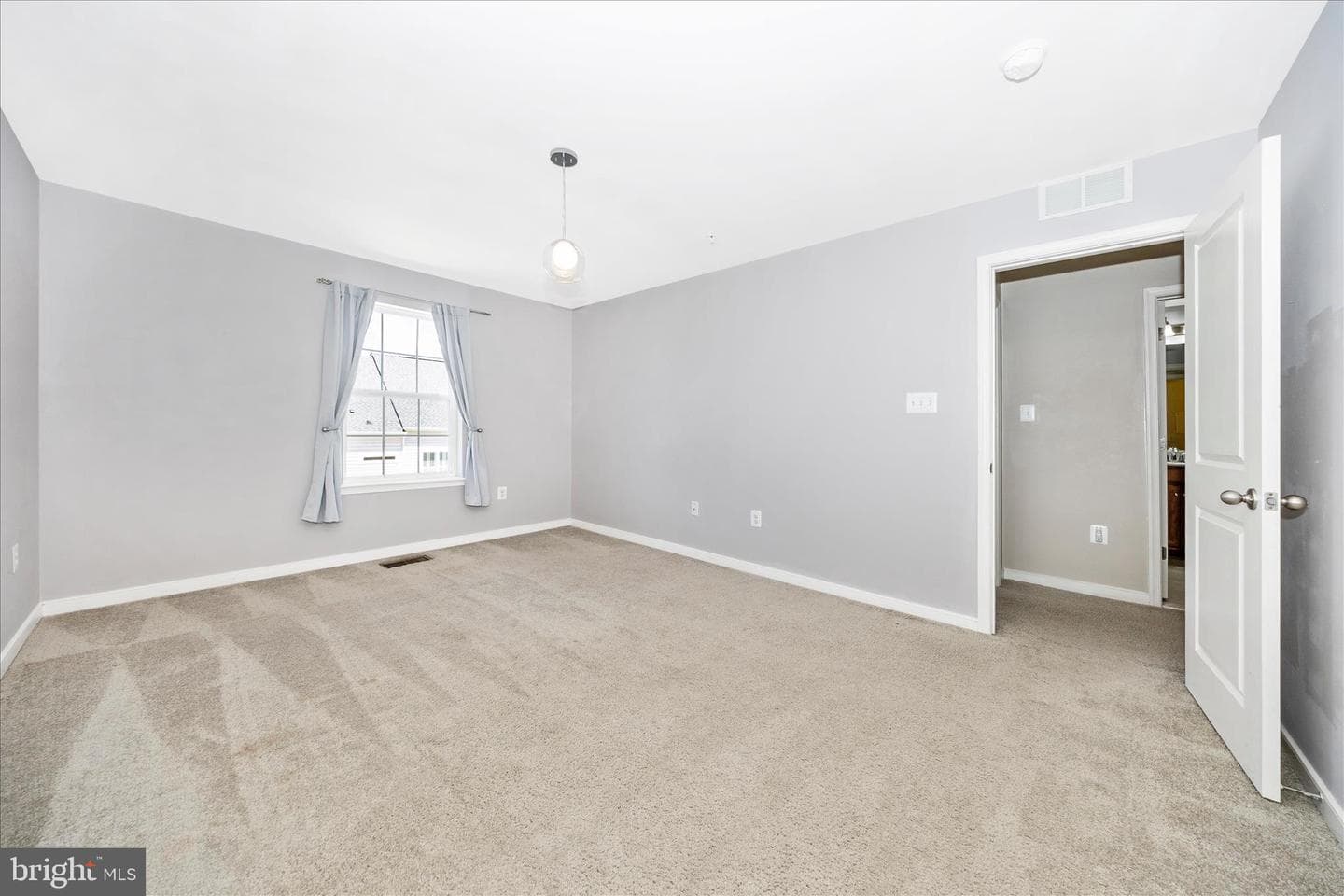 669 E Church Street photo 31