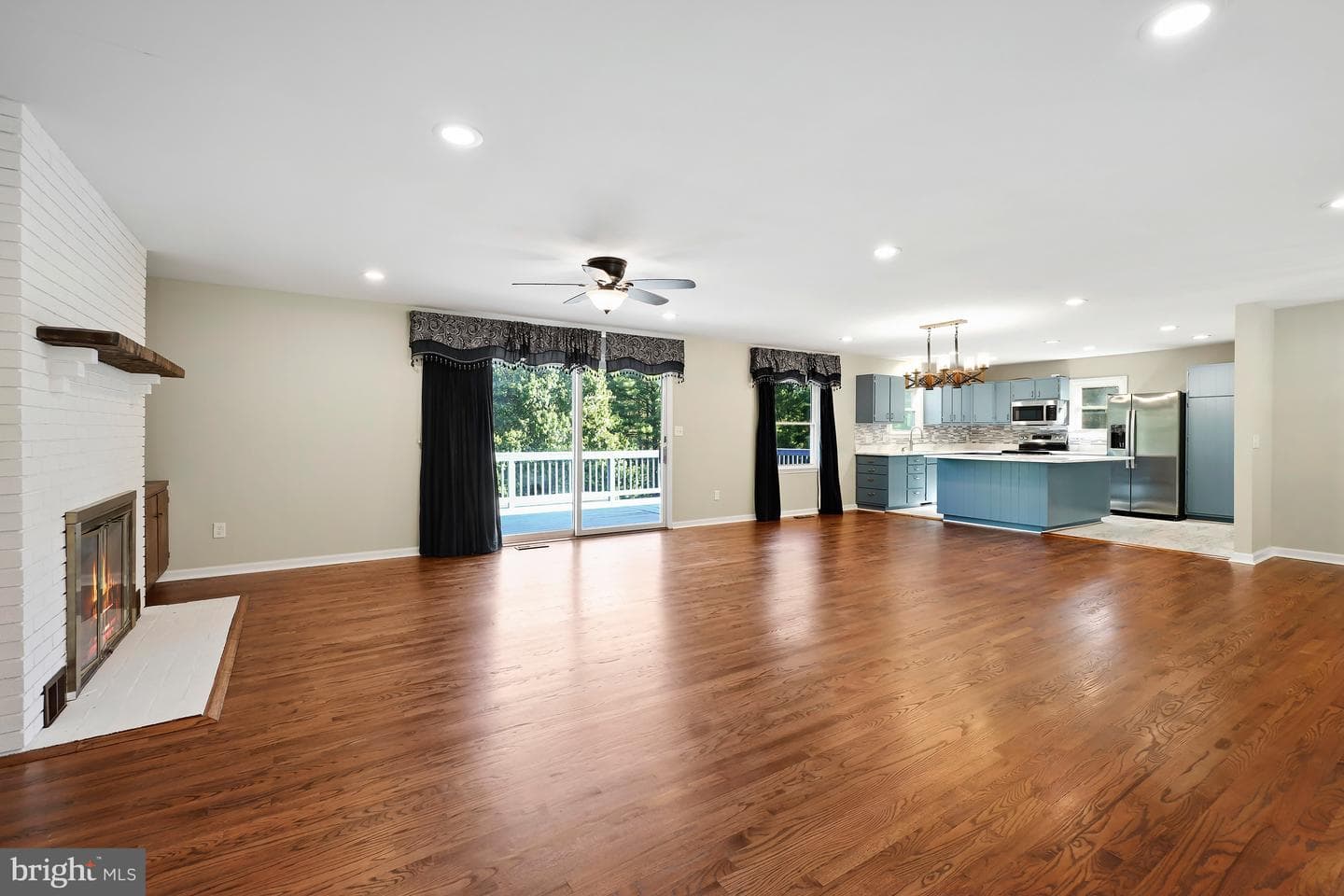 3388 Red Oak Court photo 10