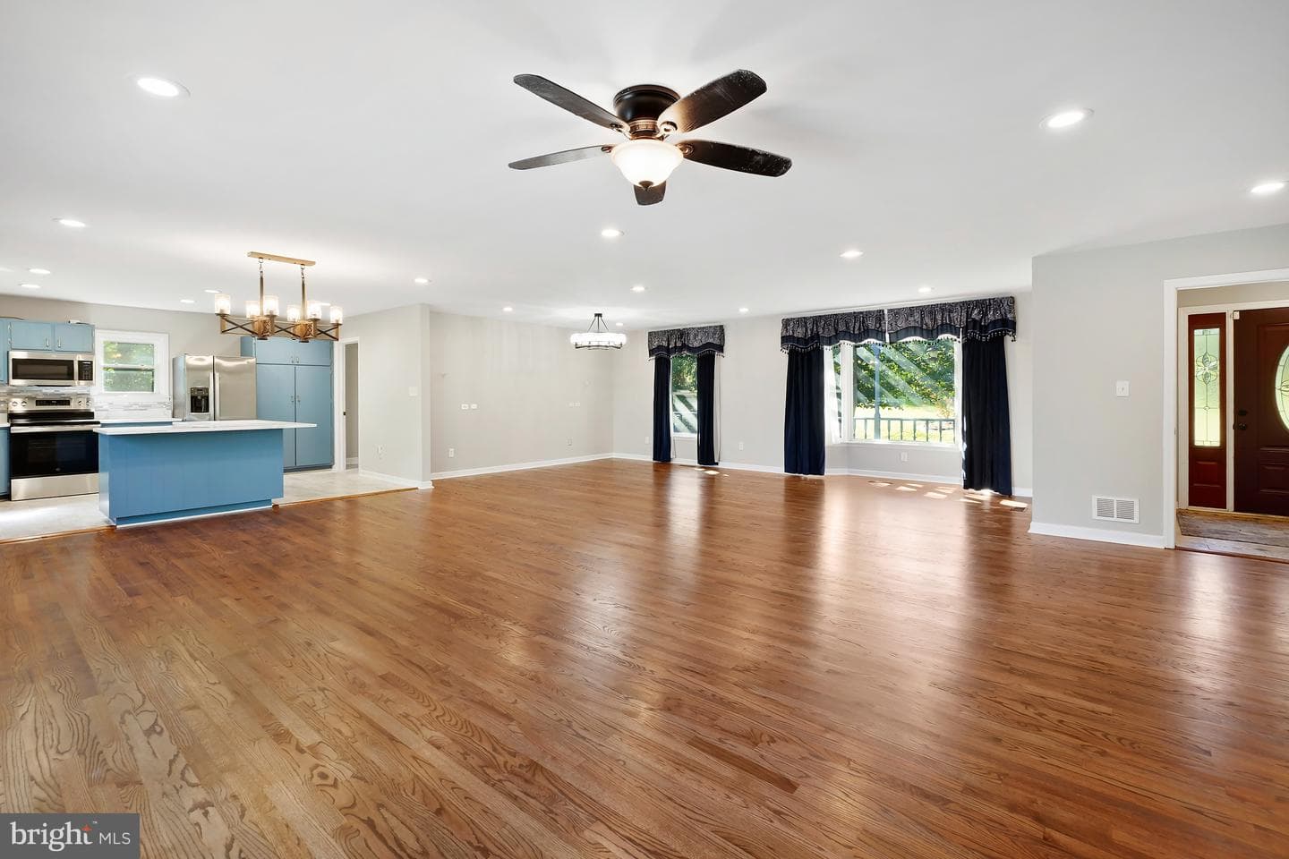 3388 Red Oak Court photo 11