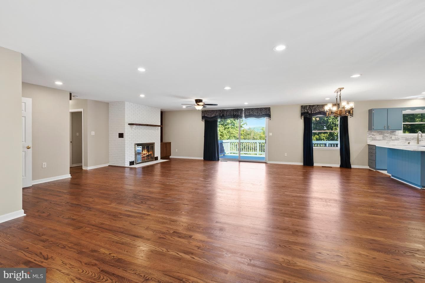 3388 Red Oak Court photo 16