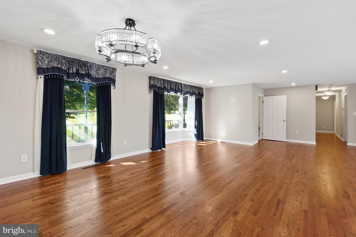 3388 Red Oak Court photo 17