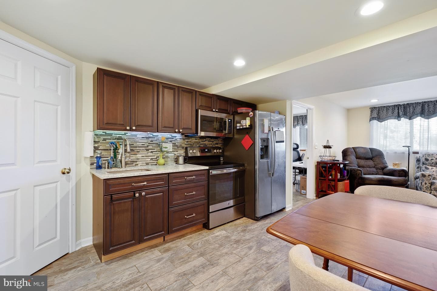 3388 Red Oak Court photo 34