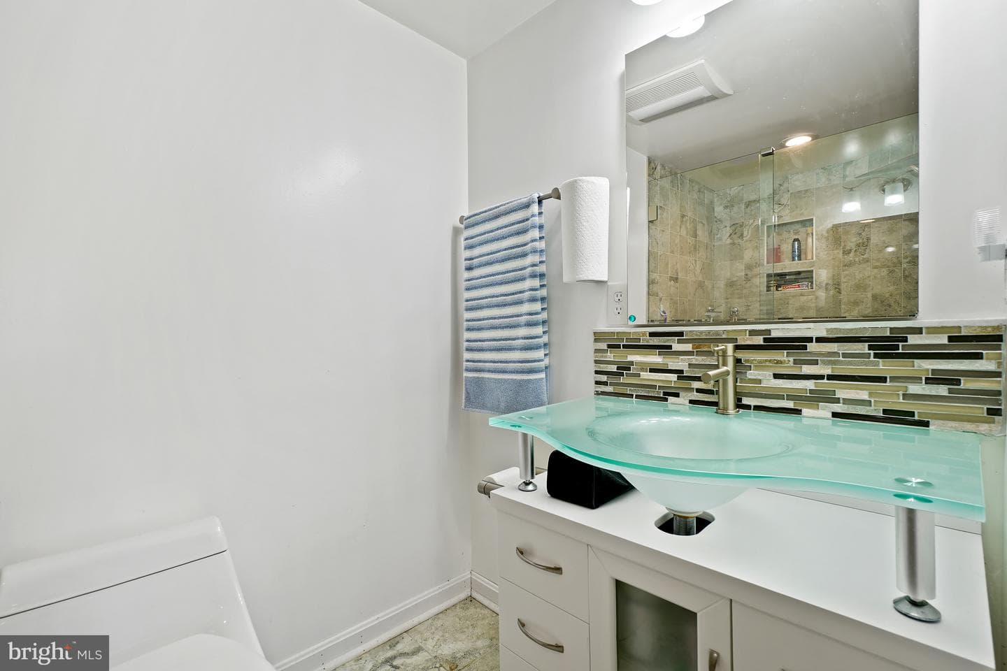 3388 Red Oak Court photo 37
