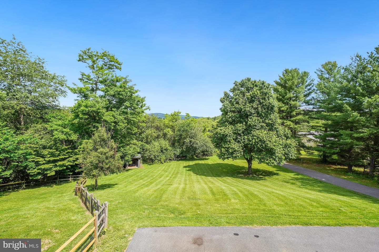 3388 Red Oak Court photo 43