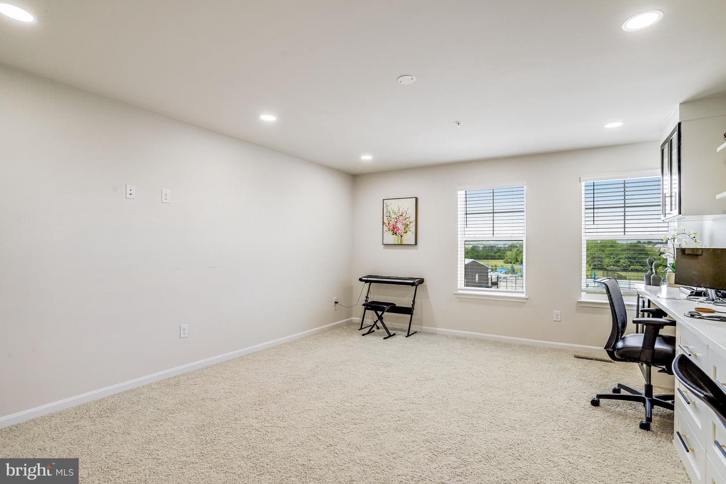 504 Carroll Walk Ave photo 40