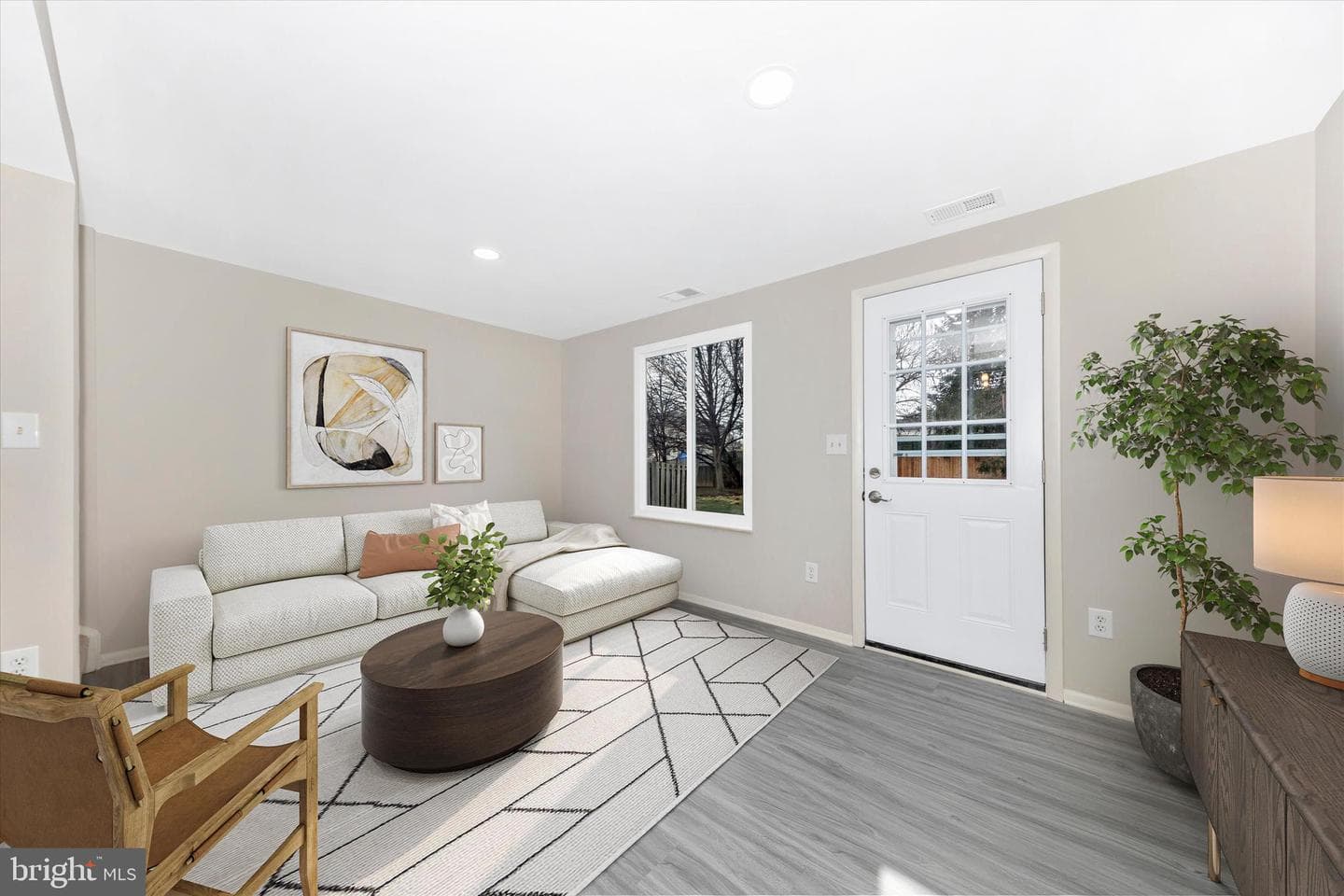 5818 Drawbridge Court photo 12