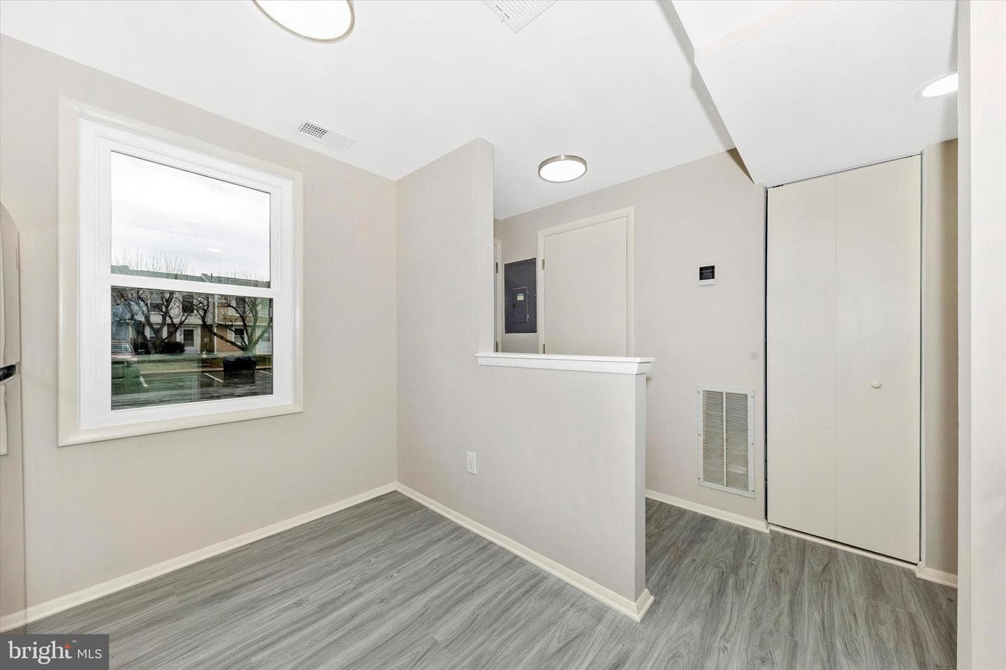 5818 Drawbridge Court photo 9