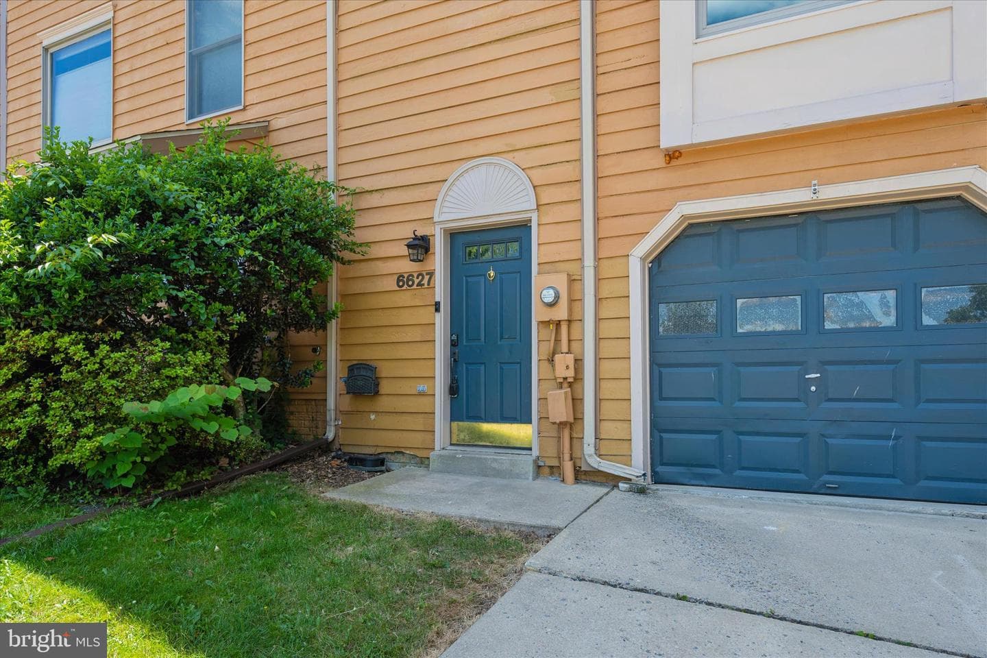 6627 E Beach Drive photo 2