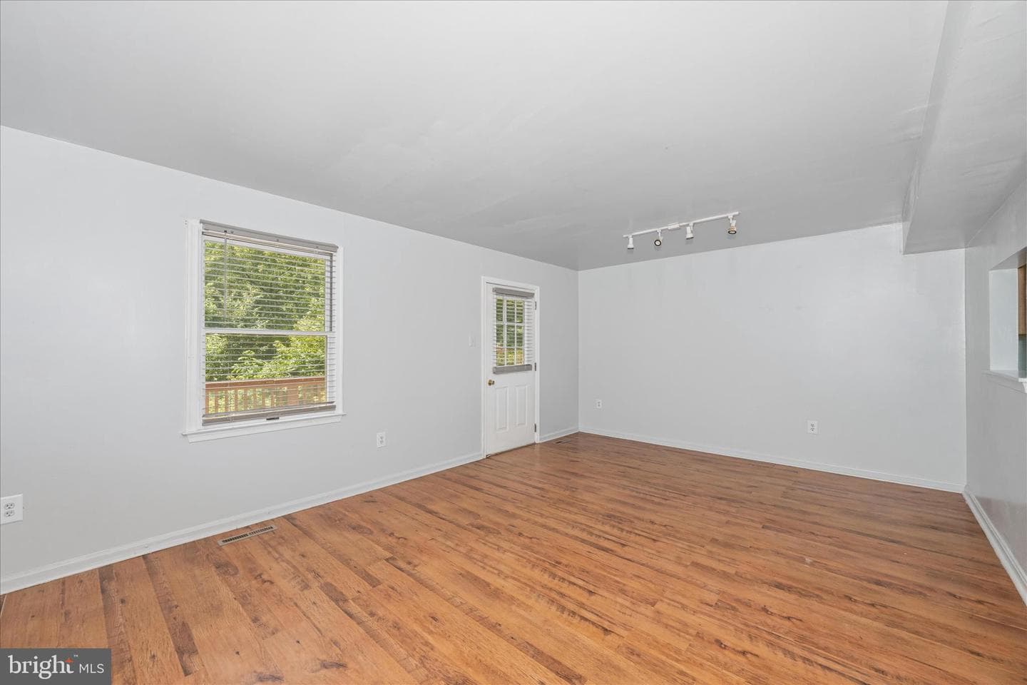 6627 E Beach Drive photo 4