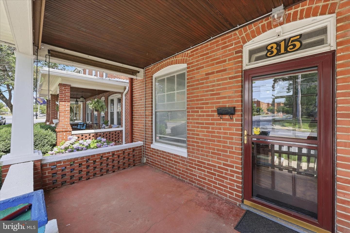 315 W 7th St photo 3