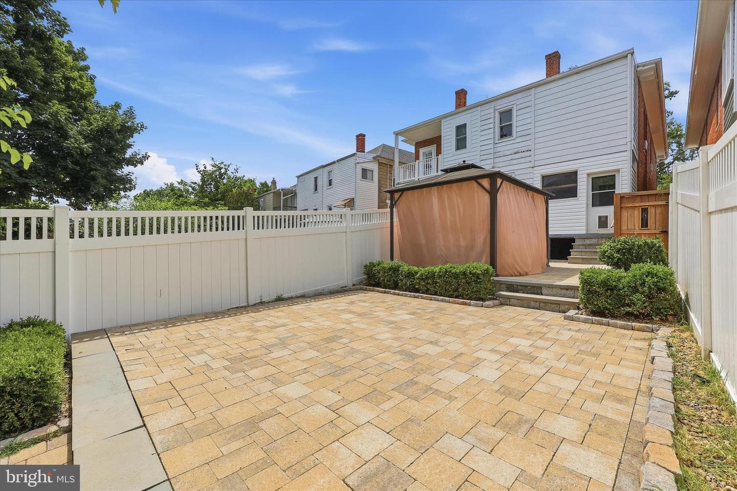 315 W 7th St photo 41