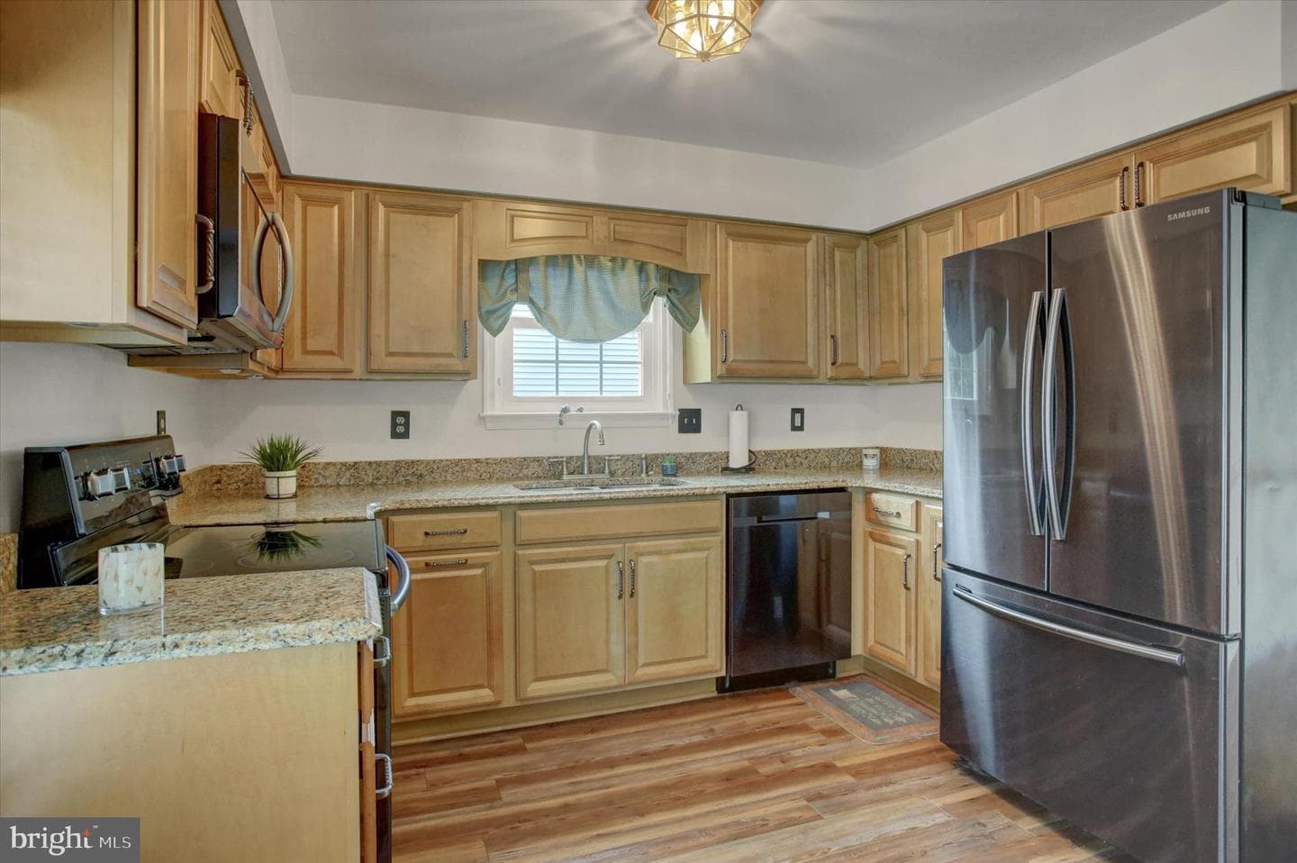 210 Burlington Avenue photo 13