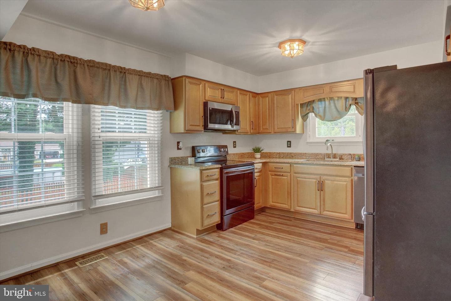 210 Burlington Avenue photo 14