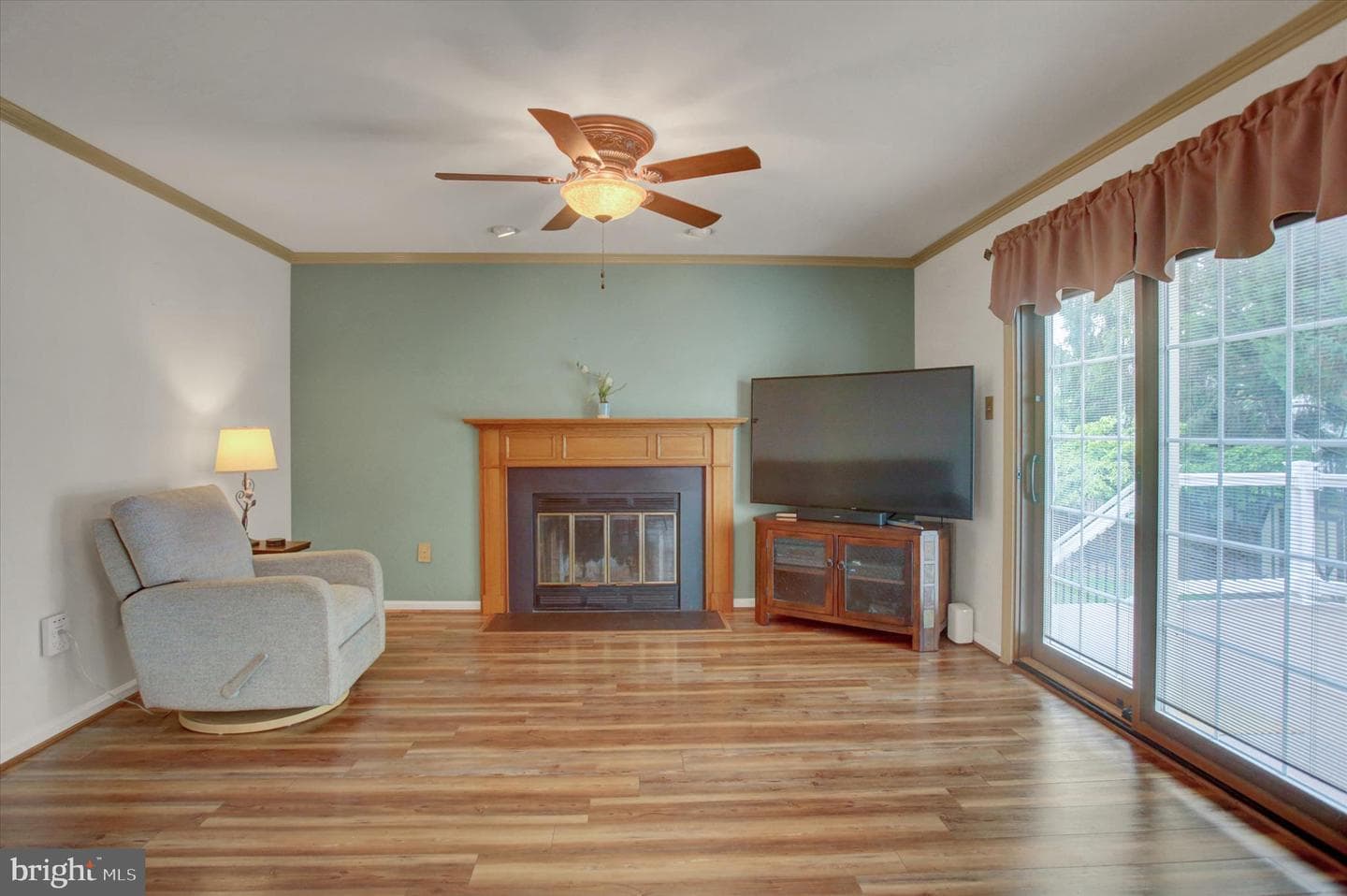 210 Burlington Avenue photo 17
