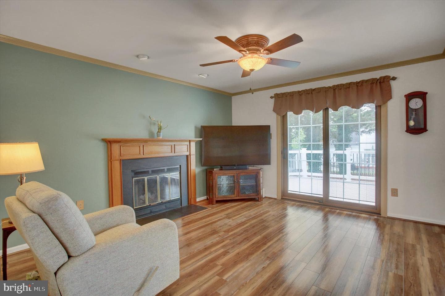 210 Burlington Avenue photo 18