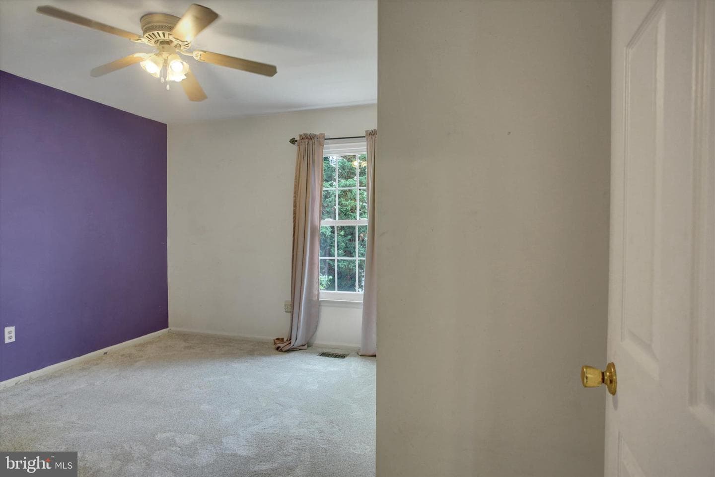 210 Burlington Avenue photo 21