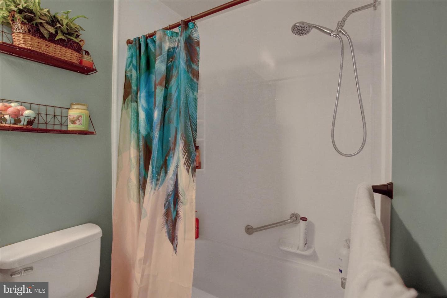 210 Burlington Avenue photo 23