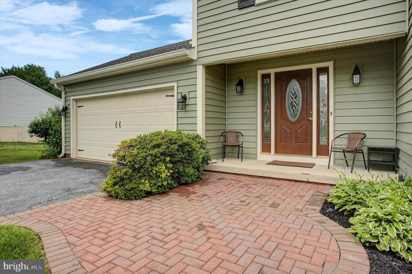 210 Burlington Avenue photo 4