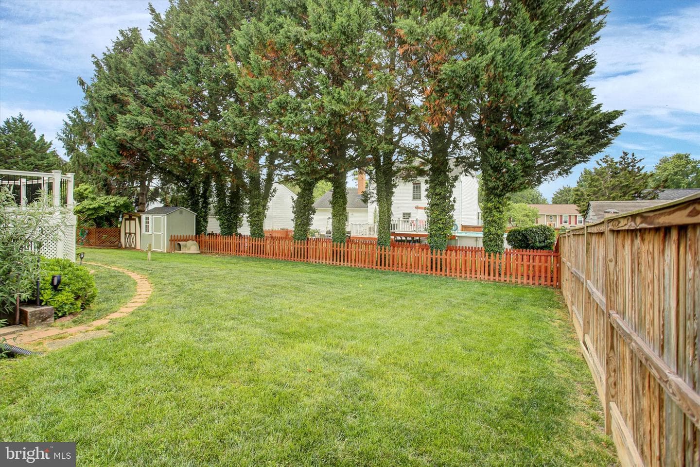 210 Burlington Avenue photo 47