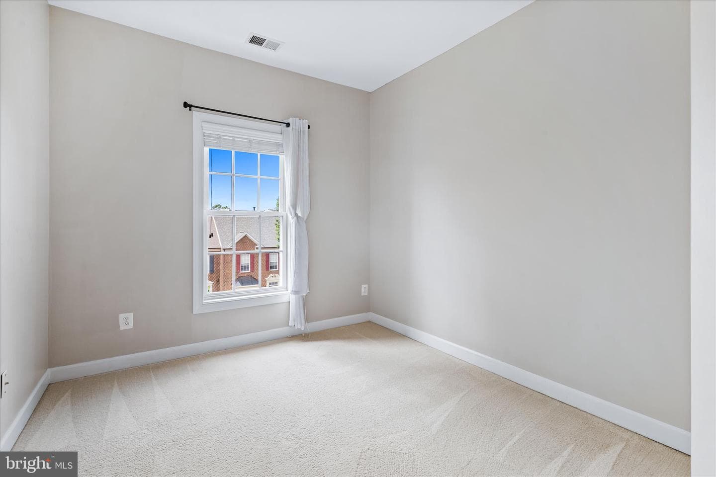 9393 Penrose Street photo 25