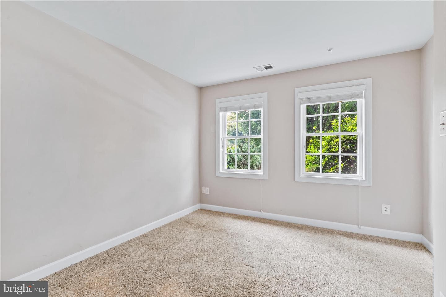 9393 Penrose Street photo 29
