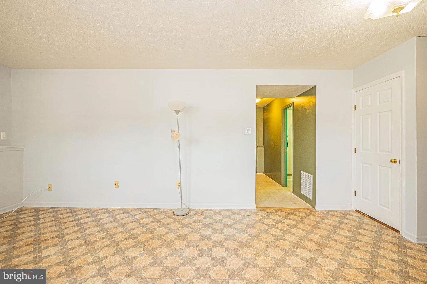 502 Teal Court photo 34
