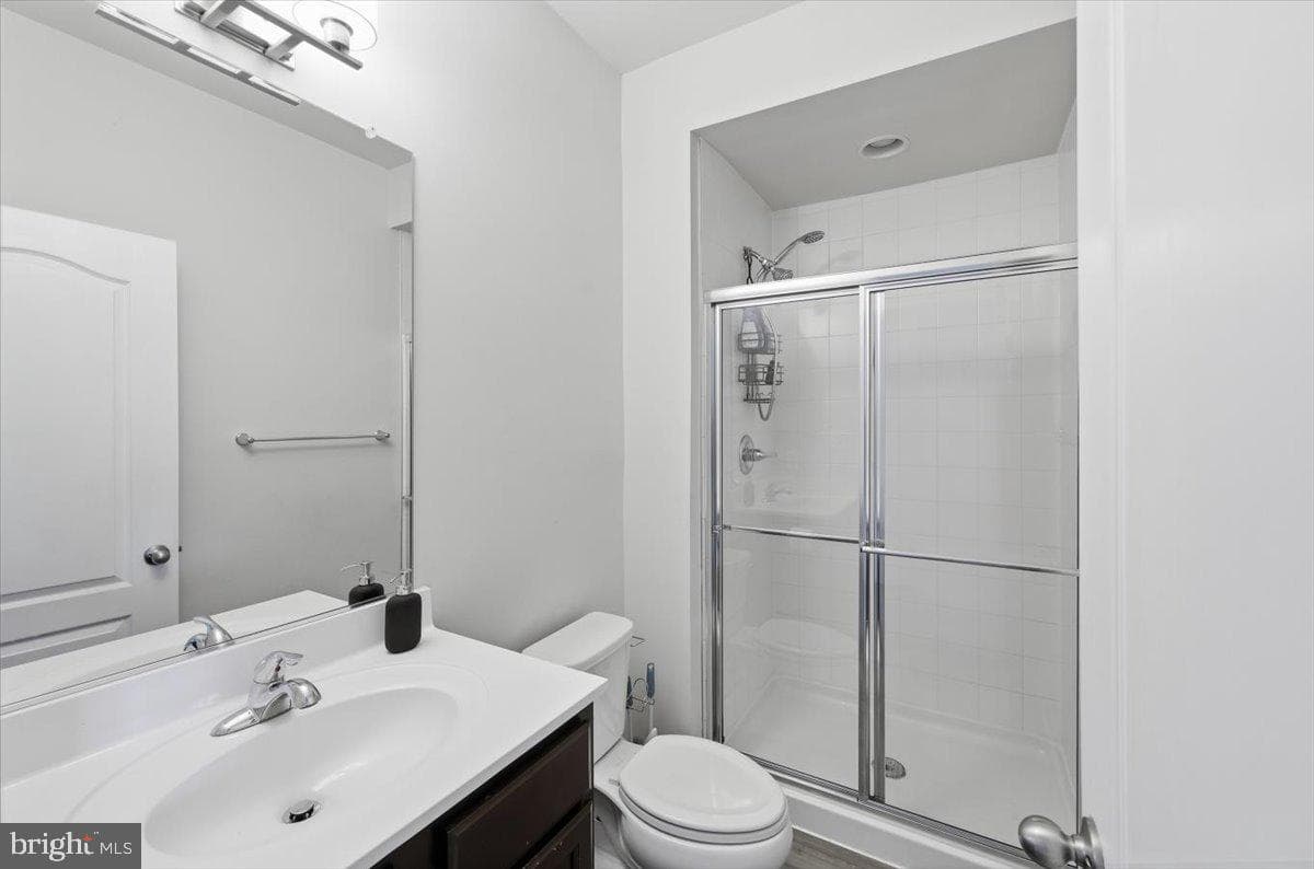 1833 Clancy Avenue photo 36