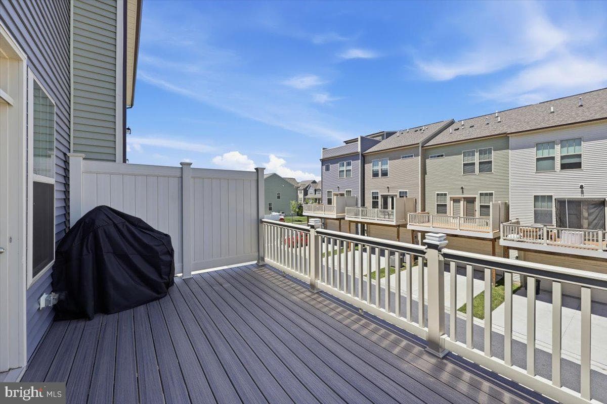 1833 Clancy Avenue photo 38