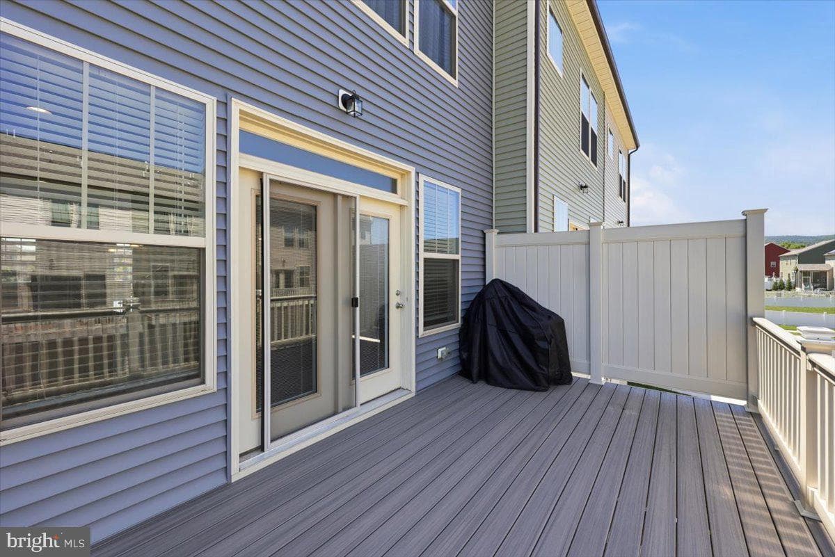 1833 Clancy Avenue photo 39