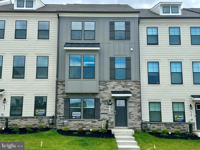 434 Ensemble Way photo 1