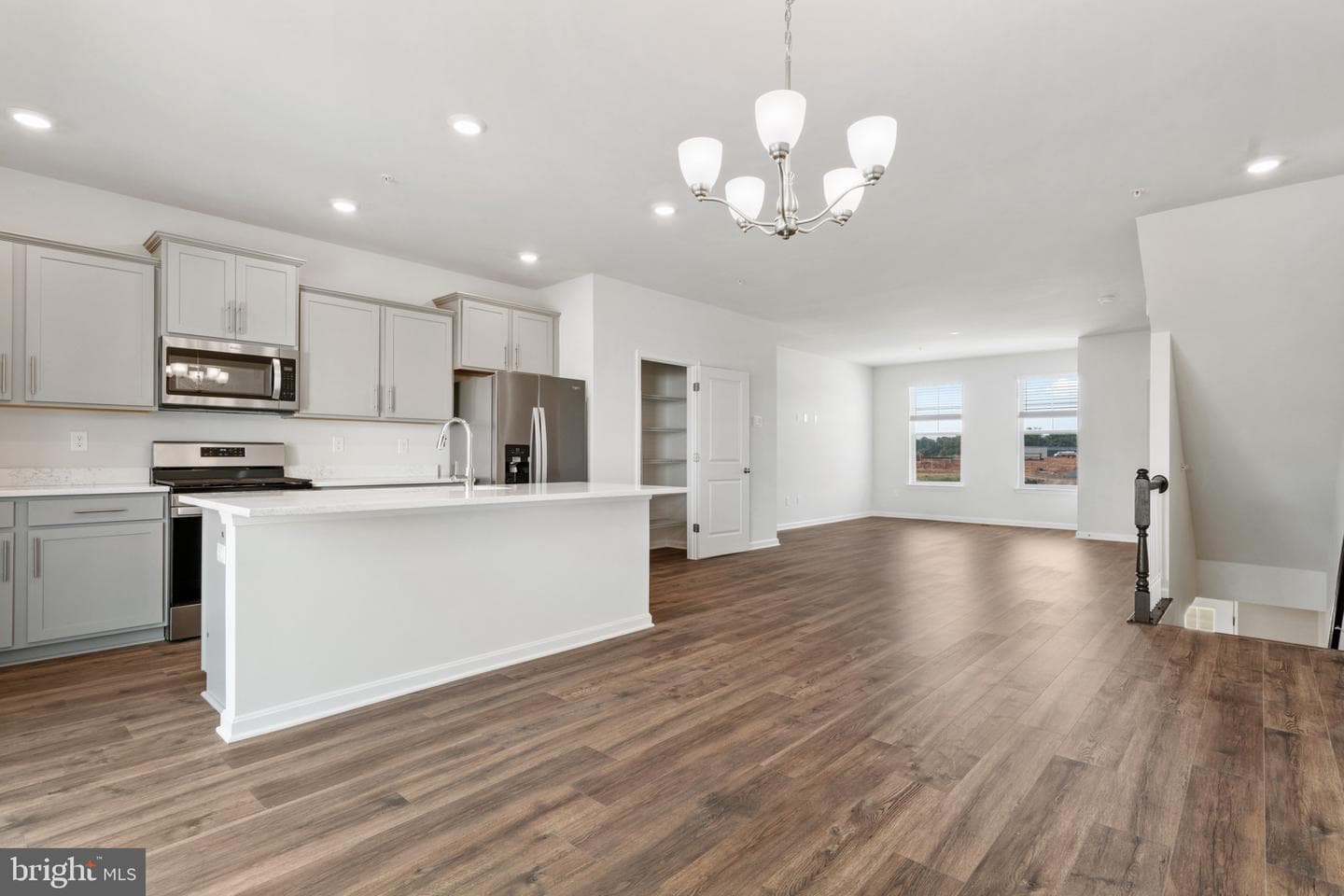 434 Ensemble Way photo 12