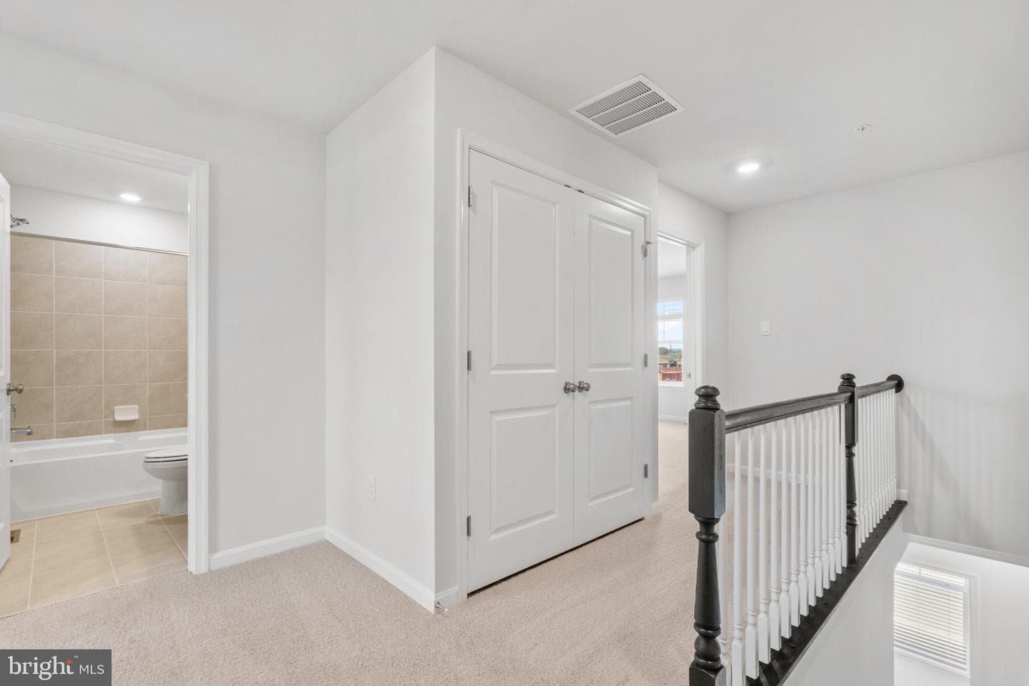 434 Ensemble Way photo 17