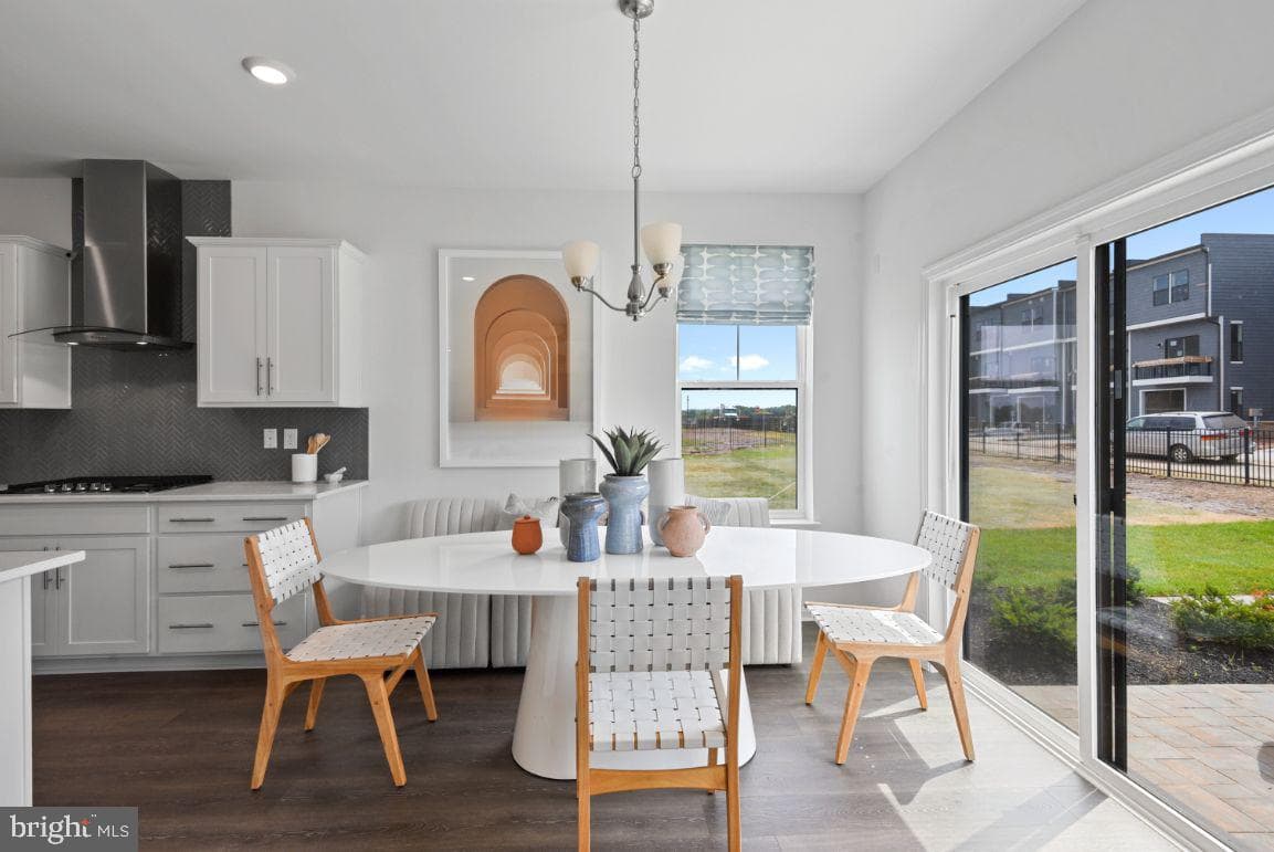 472 Ensemble Way photo 10