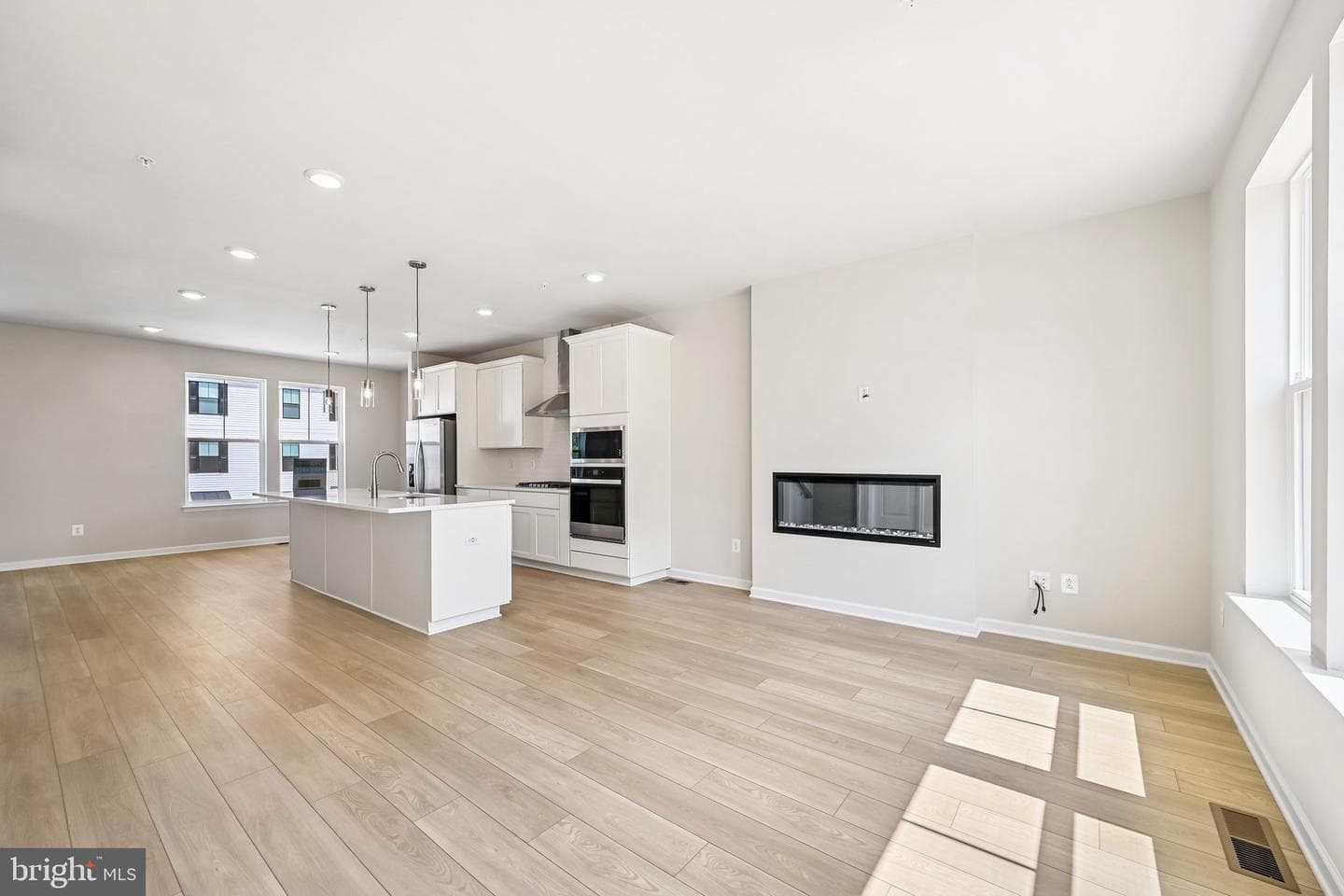 2109 Peace Lily Lane photo 9