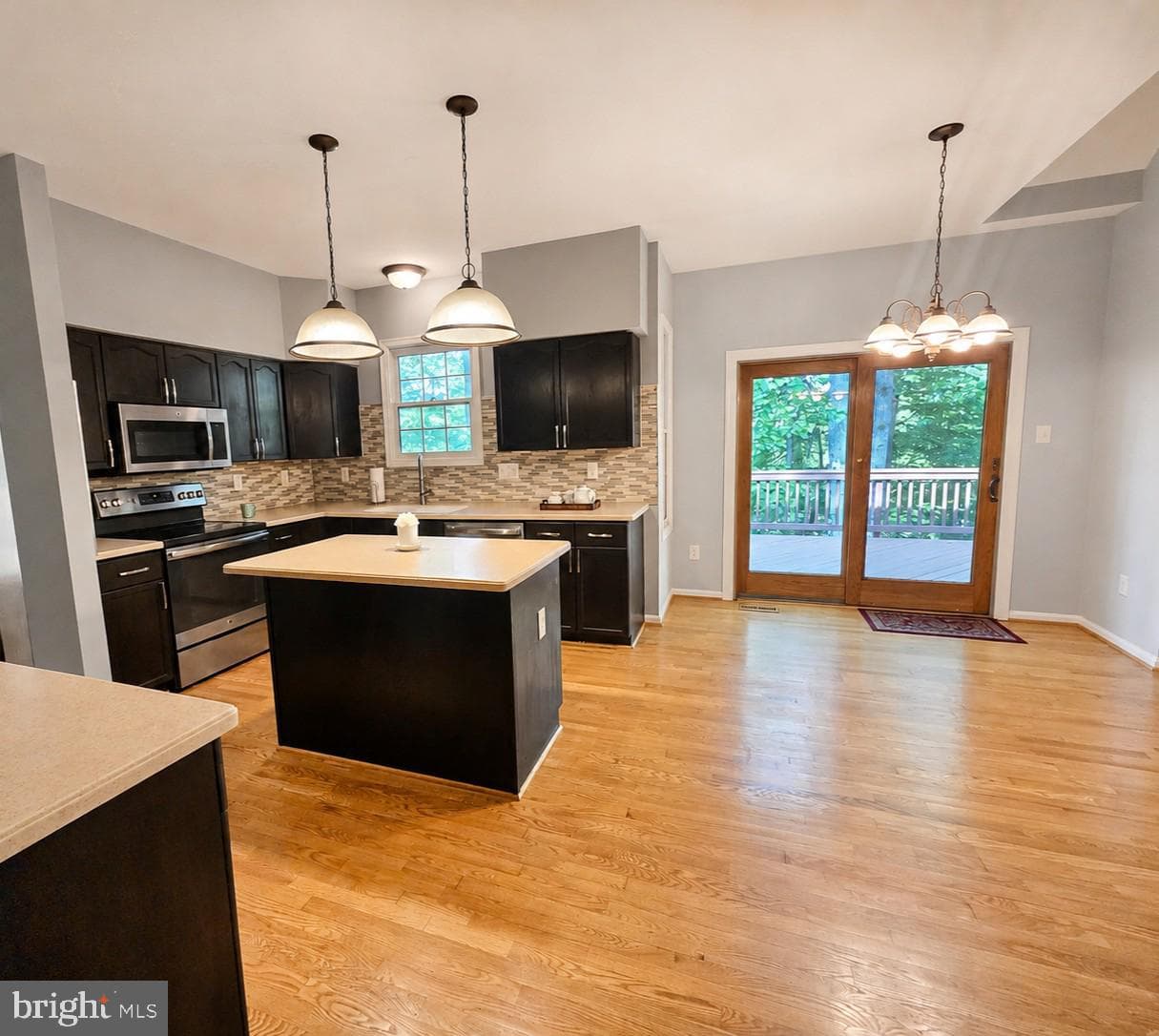 10918 Oakcrest Circle photo 3