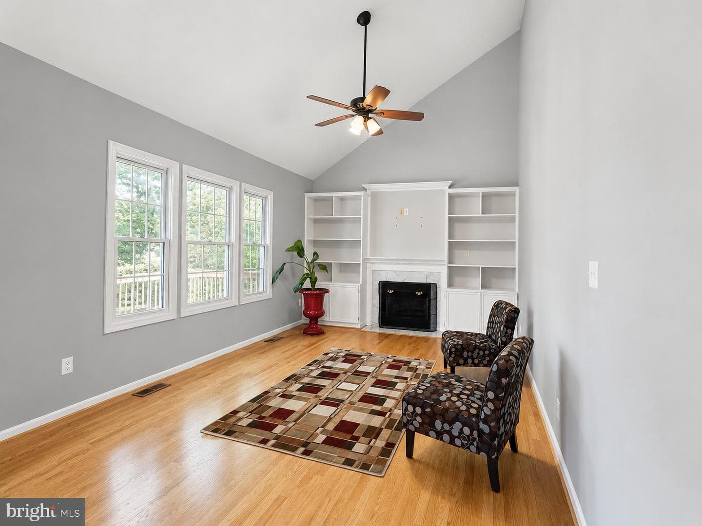 10918 Oakcrest Circle photo 4