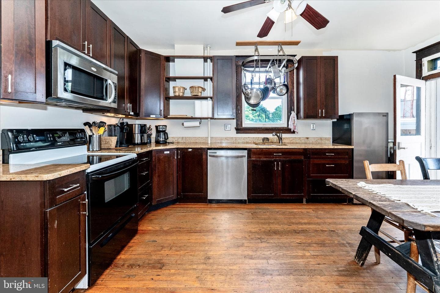 276 W 5th Street photo 13
