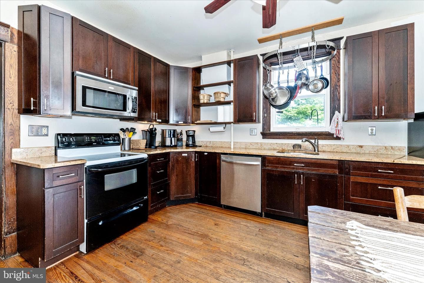 276 W 5th Street photo 14
