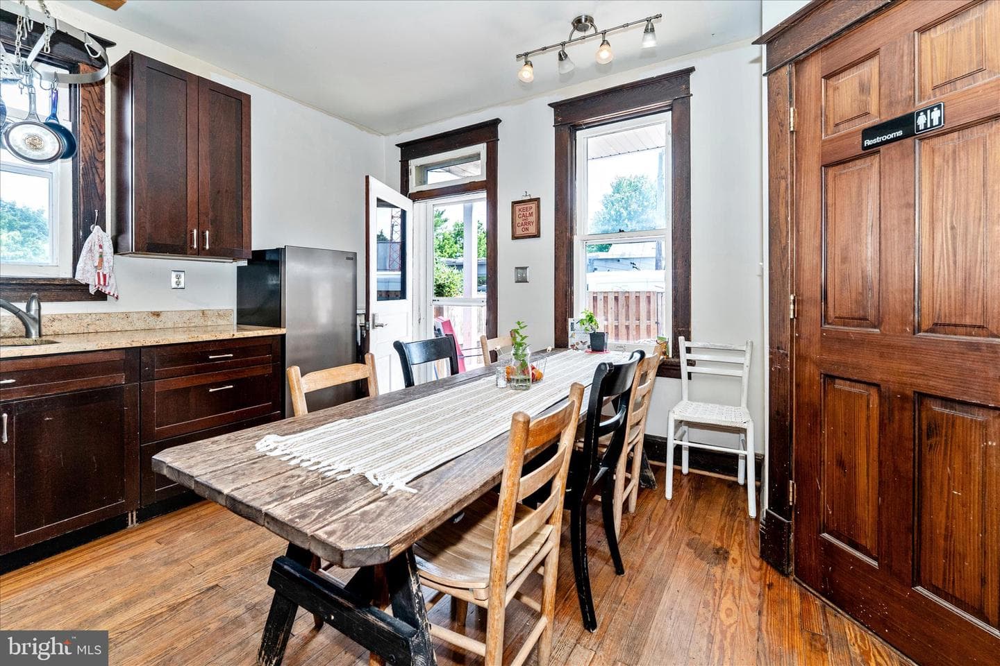 276 W 5th Street photo 18