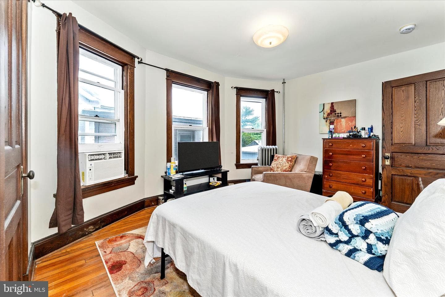 276 W 5th Street photo 27