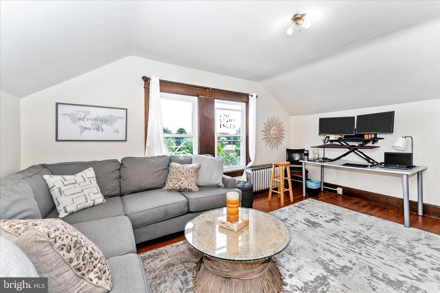 276 W 5th Street photo 37