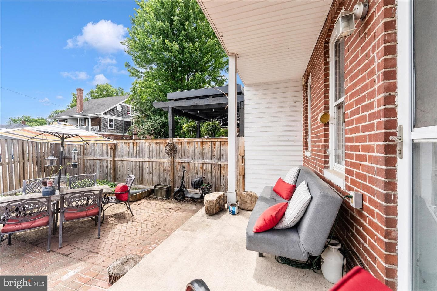 276 W 5th Street photo 46
