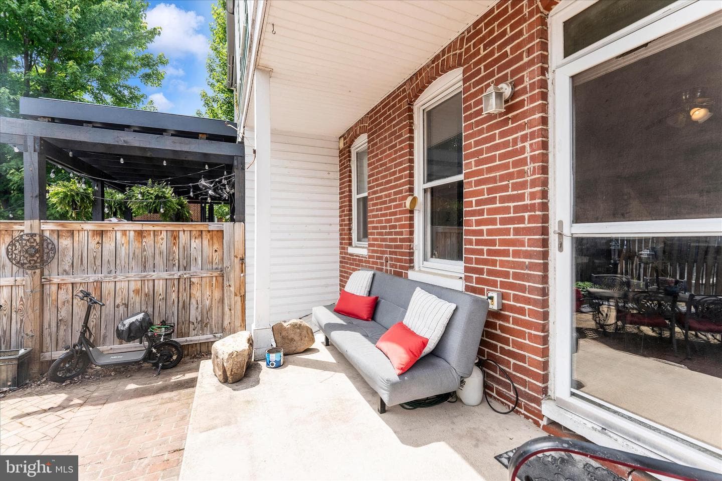 276 W 5th Street photo 47